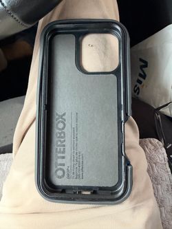 Otter box phone case for i phone 16 pro max