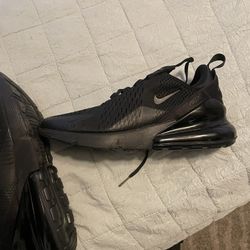 Air max 270 Women’s Size 9 $80