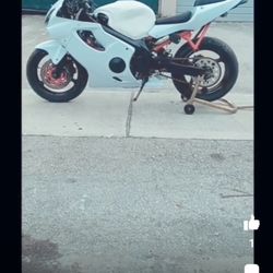 Honda CBR F4i Stunt Bike His Baby's Ready