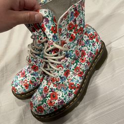 Womens Doc Martins 
