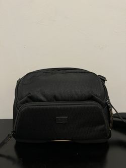 Case logic- Small DSLR/Mirrorless Camera & Lens Bag