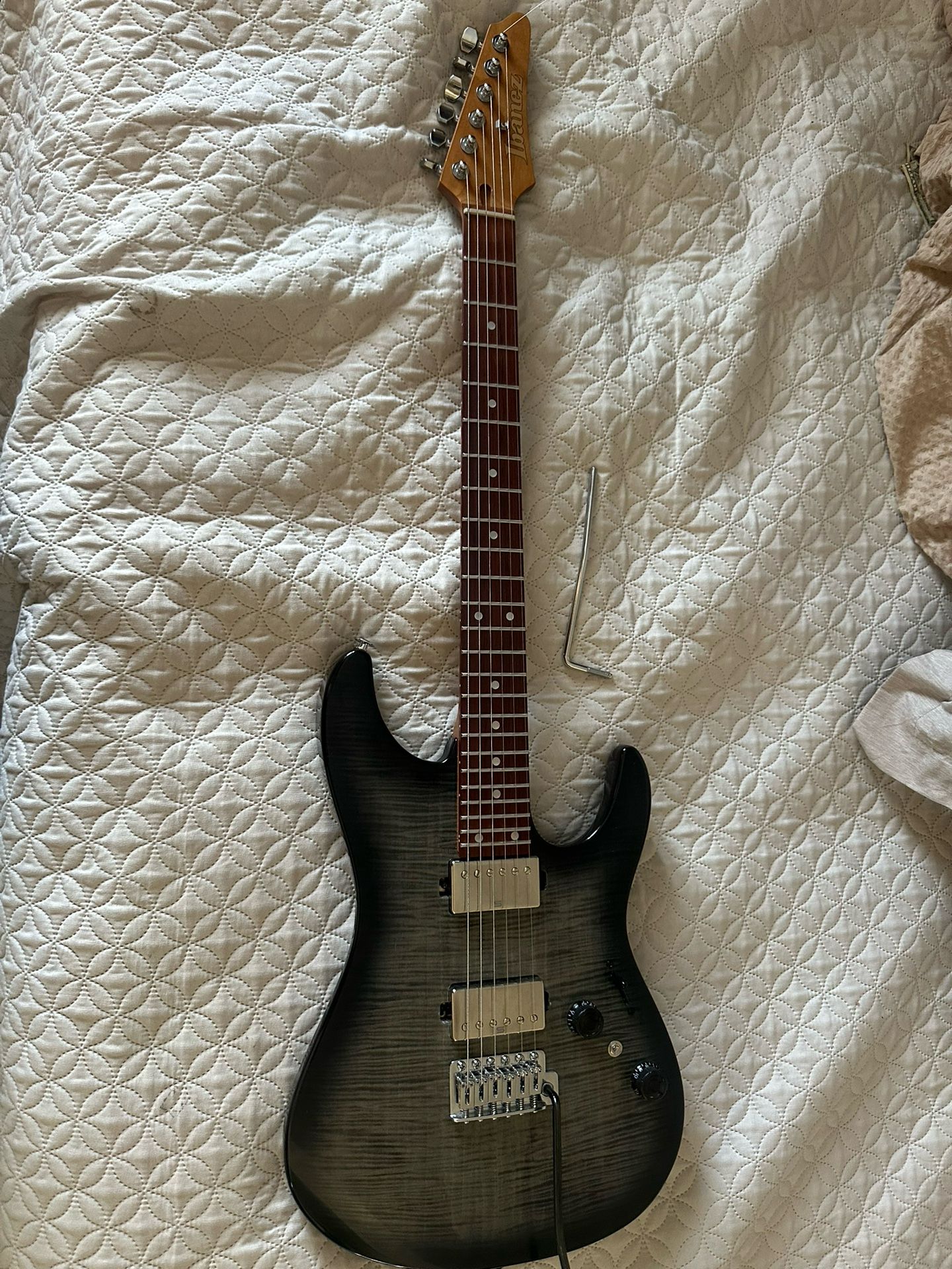 Ibanez AZ Standard