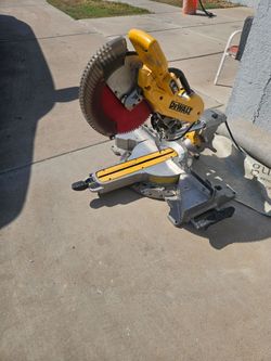 Dewalt 12 inch mitter saw