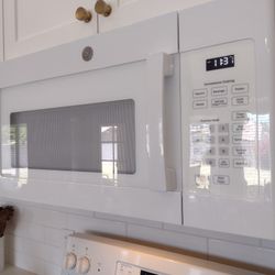 GE Microwave/Over Range Like New!