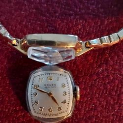 Vintage Swiss made GRUEN ladies watch serviced.