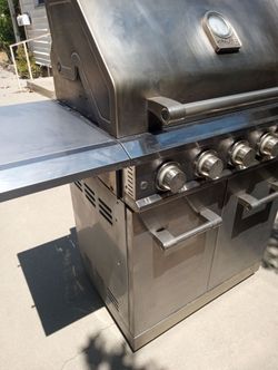 Kirkland Signature Stainless Steel Gas Grill