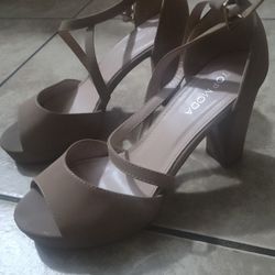 Top Moda size 6.5 Beige Platform High Heels