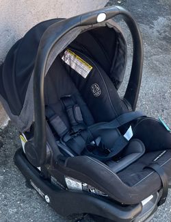 Graco SnugRide Lite LX Infant Car Seat, Studio, Black comes with two bases