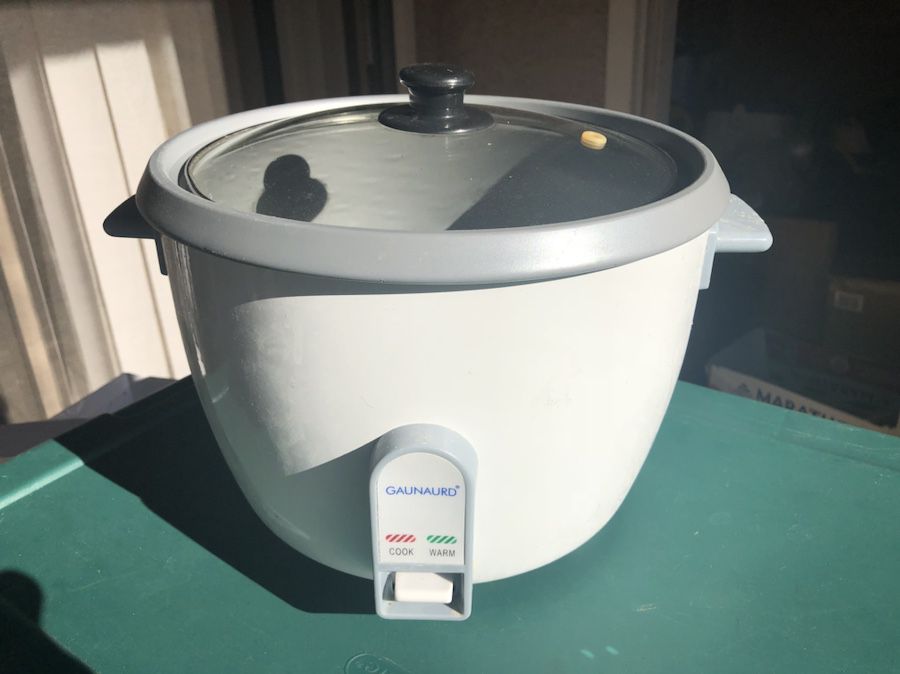 Sanyo Rice Cooker for Sale in Downers Grove, IL - OfferUp