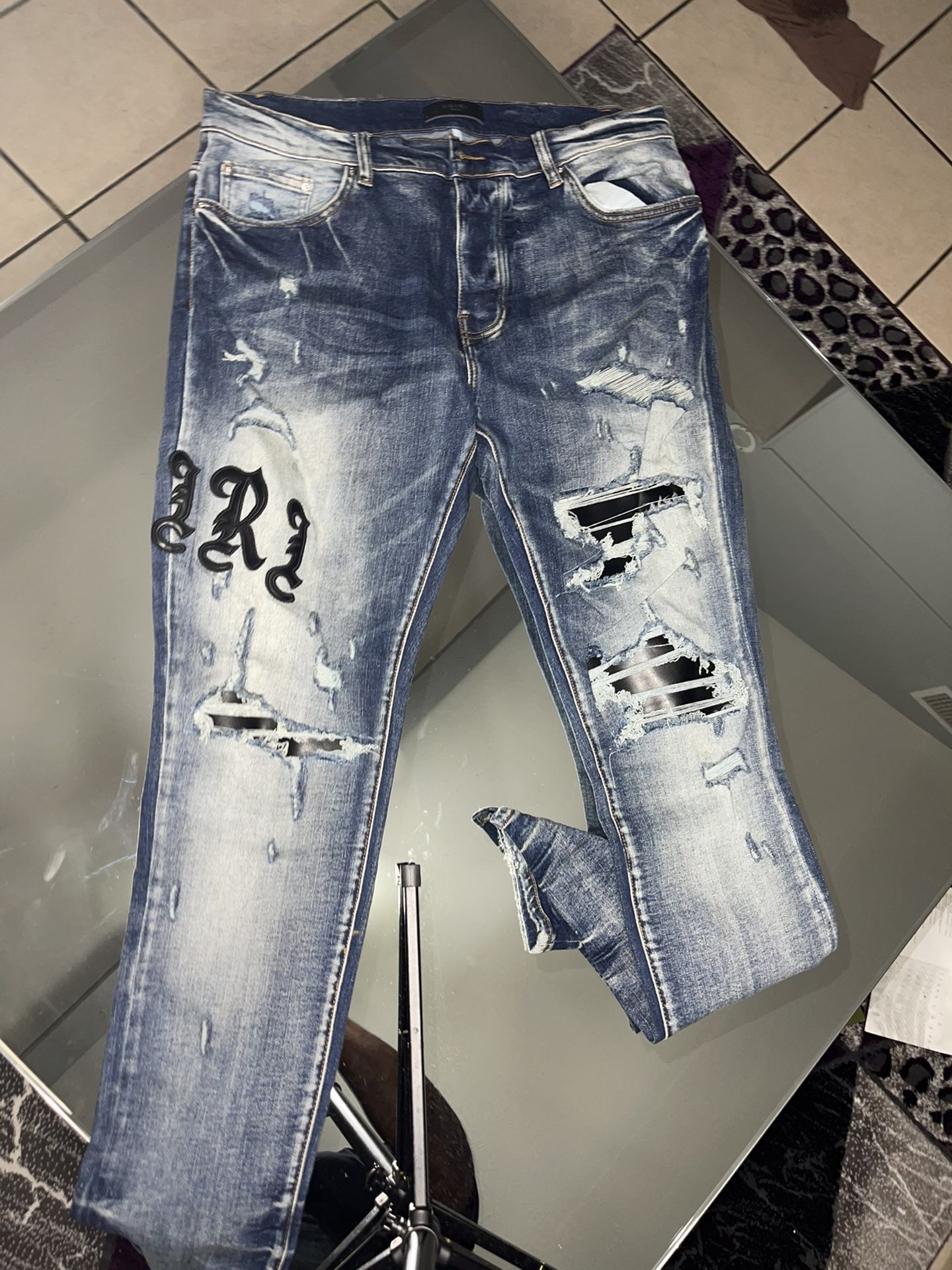 AMIRI アミリ OLD ENGLISH LOGO JEANS 30 AMIRI アミリ OLD ENGLISH LOGO JEANS 30 AMIRI - Blue & Taupe Old