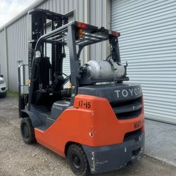 Forklift 