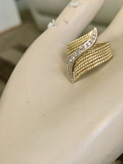 Gorgeous Vintage Rare LARRY Signed 14k Solid Yellow Gold /Diamonds Bypass Stunning Ring  Size 5