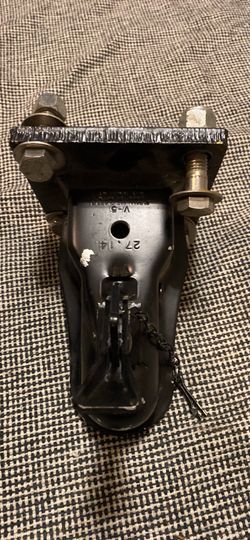 Dutton-Lainson 2” Coupler With Mounting Bracket, Bolts 5000 Lbs Max 