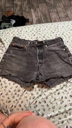 Women’s Levi Jean Shorts Size W 23 x L 34