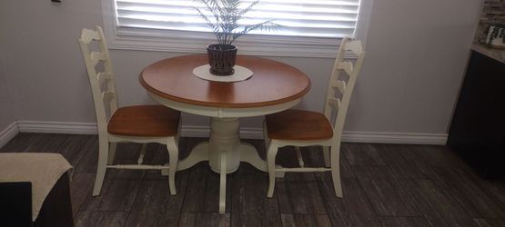 Table and 2 chair set