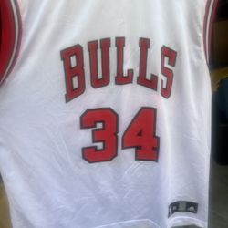 Adidas Chicago Bulls jersey,  #34 Aaron Gray, men’s size XL , white 