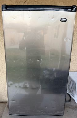 Mini Fridge / Refrigerador