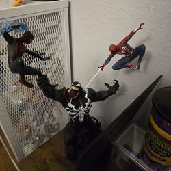 Spiderman 2 Statue