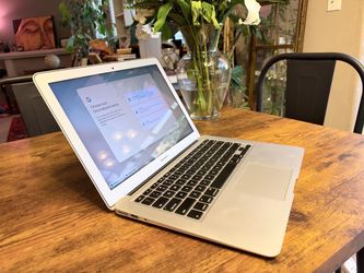 MacBook Air Chromebook (hybrid)