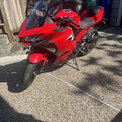 2021 Ninja 400 