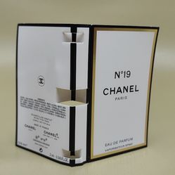 Chanel No 19 Eau de Parfum Perfume Sample Spray Travel Vial 1.5ml0.05 fl oz
