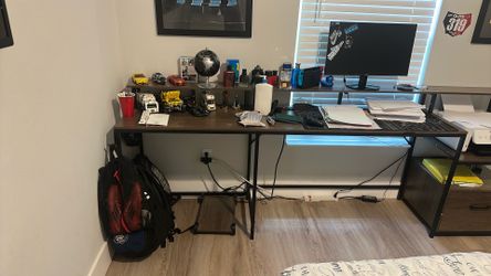 Computer desk