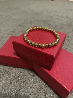 Gold toned bracelet
