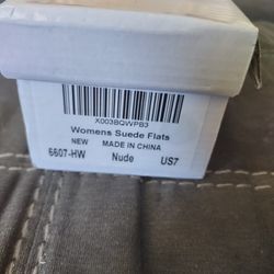 Woman's Flats Size-7 New Never Worn. 