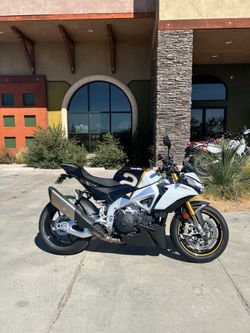 2024 Aprilia Tuono V4 factory 1100