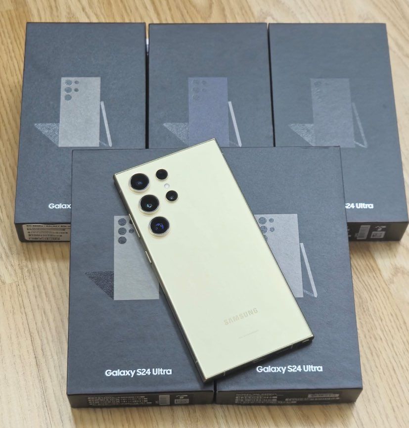 Samsung Galaxy S24 Ultra (Unlocked)