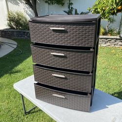 Good Condition Sterlite 4 Drawer Storage