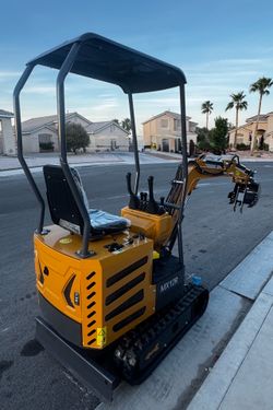 1 TON, 13.5 HP GASOLINE ENGINE MINI EXCAVATOR | AGT-H12R ( Read Description)