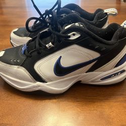 Nike Air Monarch Athletic Shoes Size 7.5