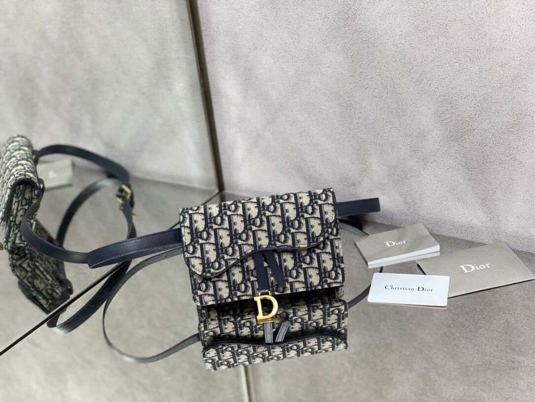 Small waist bag