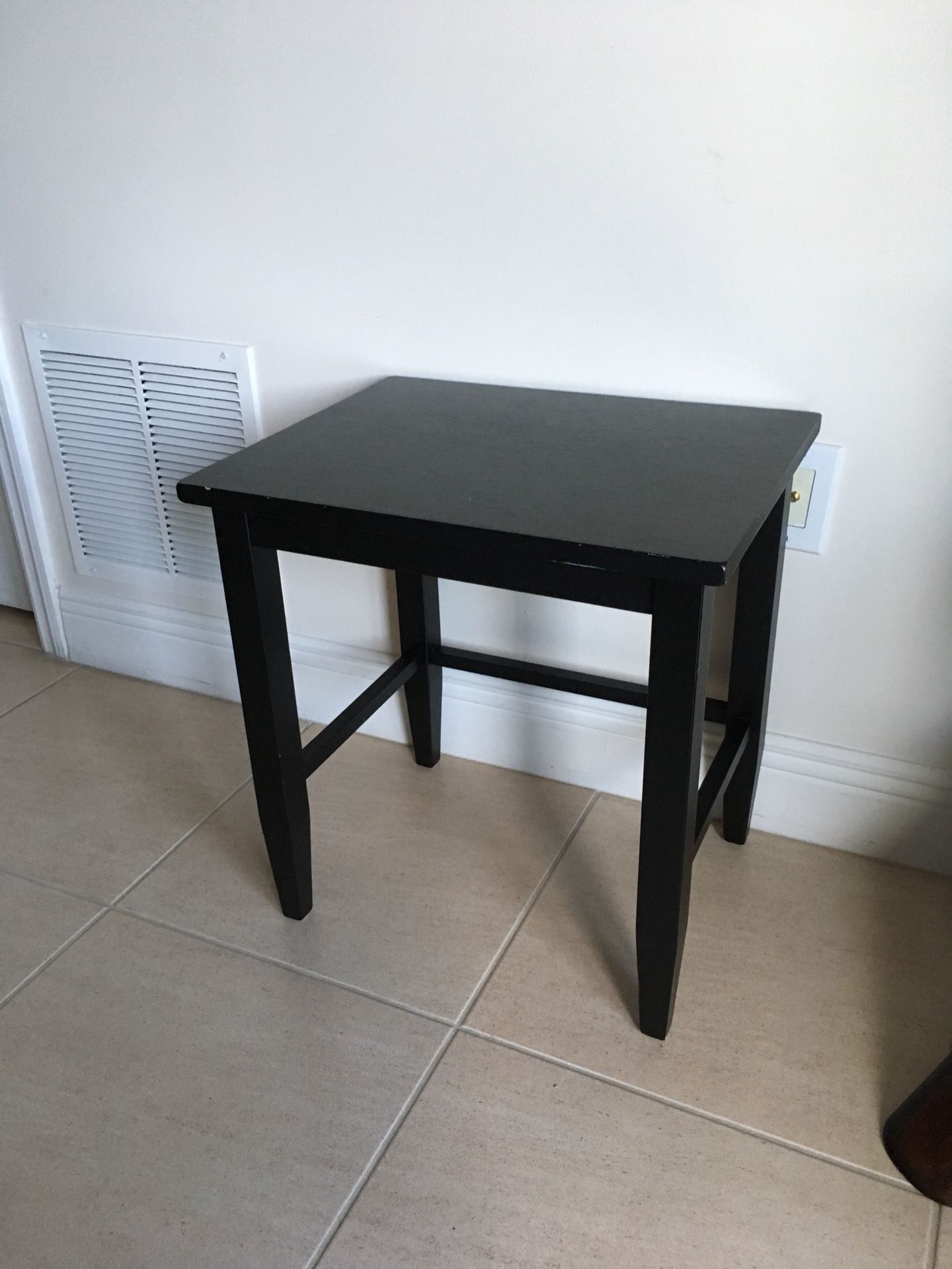 Nice Black Wood End Table well made.