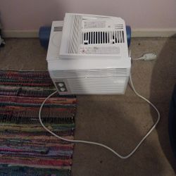 Midea  Window Unit