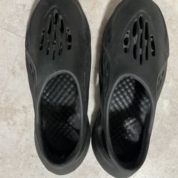 Yeezy Foam Runners Black