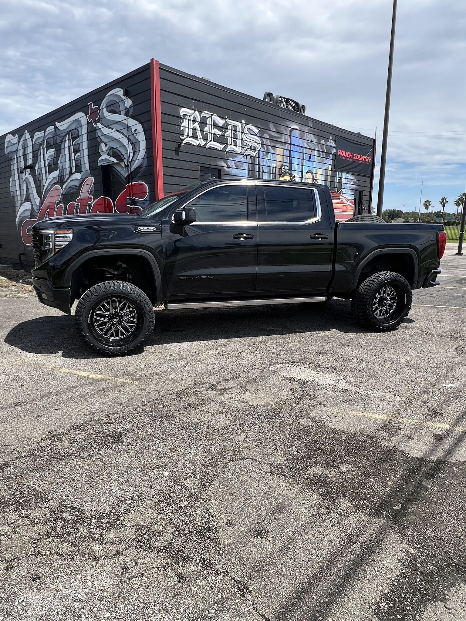 6β Rough Country Lift On 19-24 Chevy Gmc Trucks Finance Available