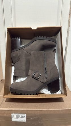 UGG W FERN SIZE 8.5