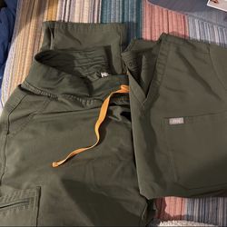 FIGS - high waisted Yolanda - large set - basically new