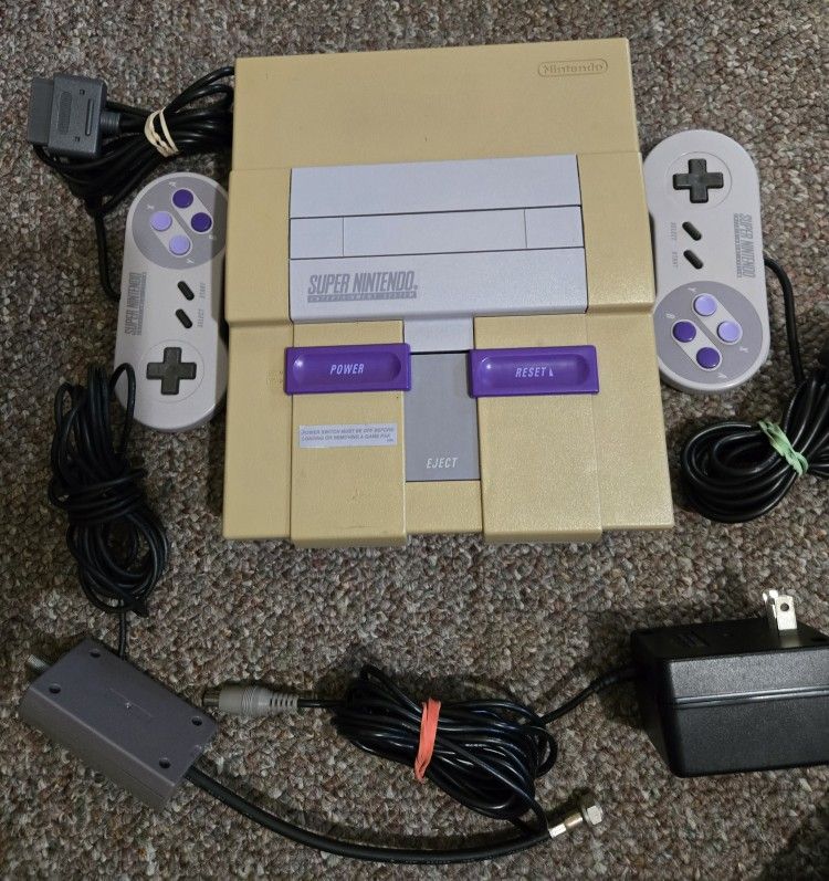 Super Nintendo &Accessories 