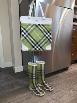 matching Burberry handbag and rainboots