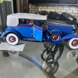 Cadillac V-16 1932 Collectible 