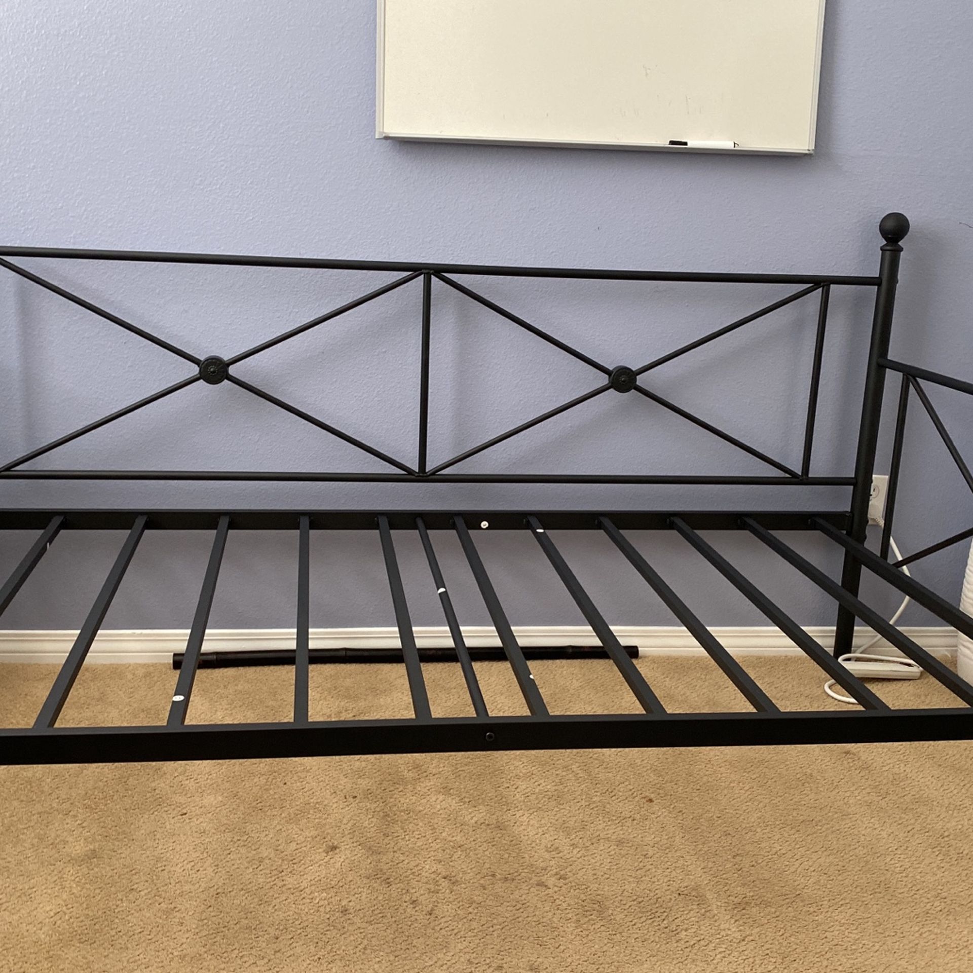 New Daybed For Sale