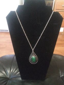 Emerald Stone Teardrop Necklace

