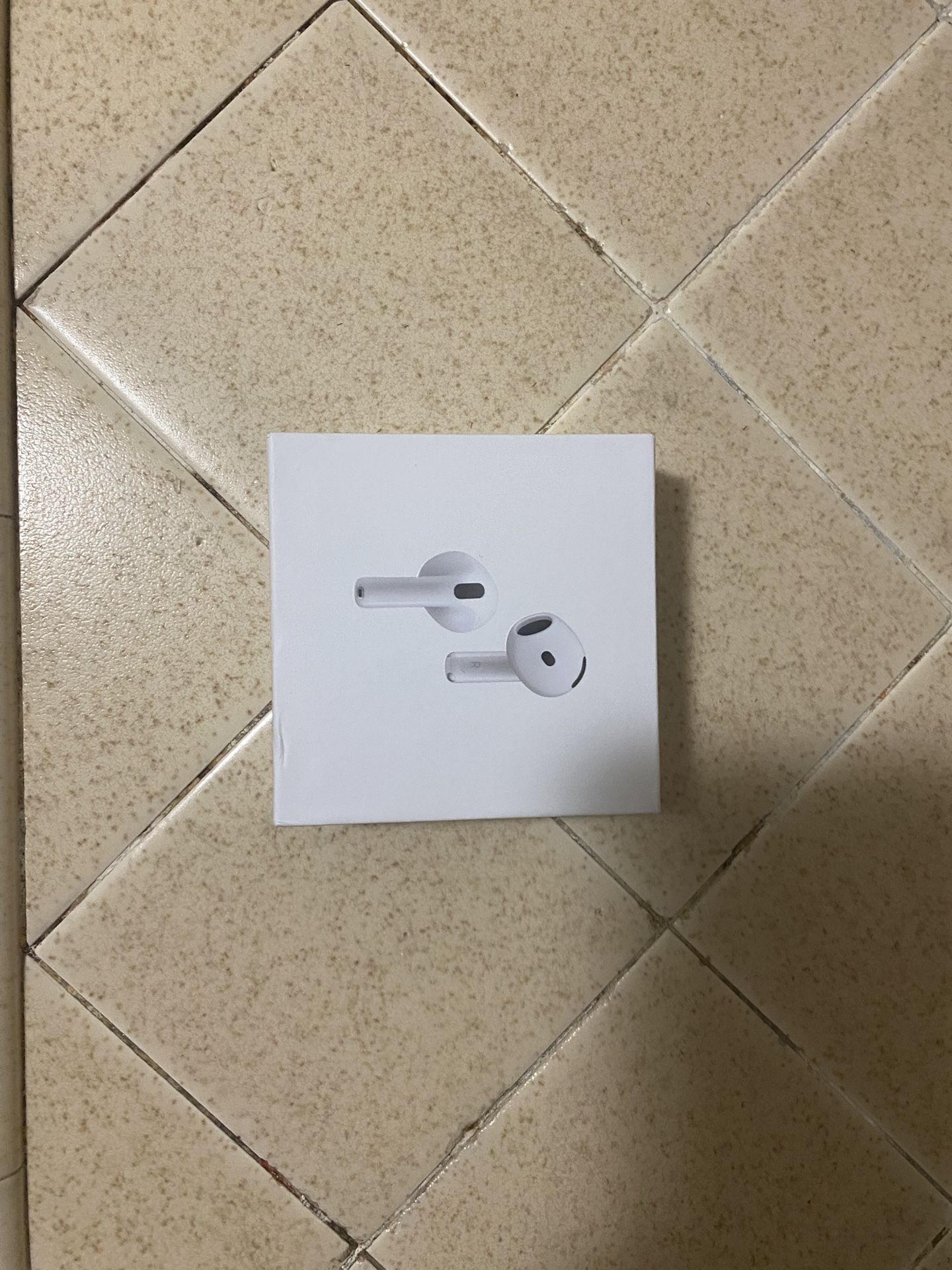 AirPods 4 ANC