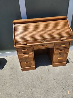 Vintage Solid Oak "S-Curve" Roll-Top Desk – Excellent Storage
