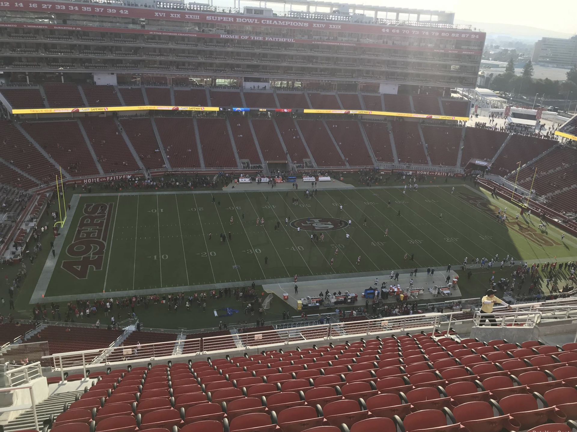 49ers vs Seahawks 12/10 ~ Section 413 (Free food Included)