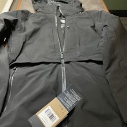 The North Face Ski Jacket - ALL BLACK - Medium 