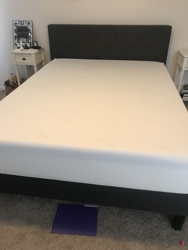 Queen Size Mattress And Bed Frame For In Charlotte Nc Offerup
